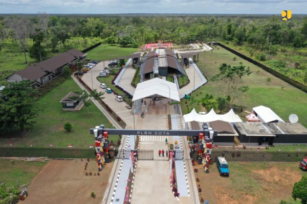 There is Light at the Cross-Border Post at the Border Gate of Indonesia – PNG