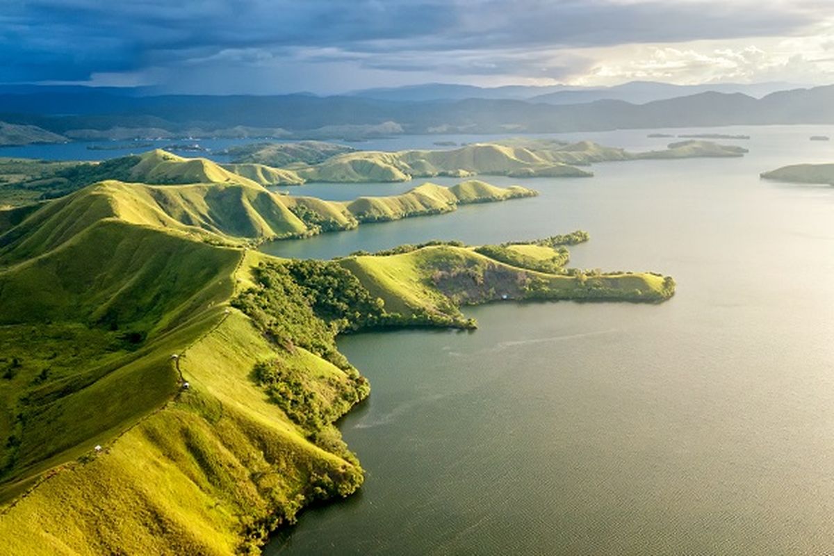 Exploring the Traces of Pre-historic in Indonesia: The Secrets of Lake Sentani